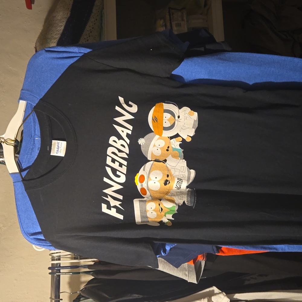 Men's Small South Park "FINGERBANG" T-shirt